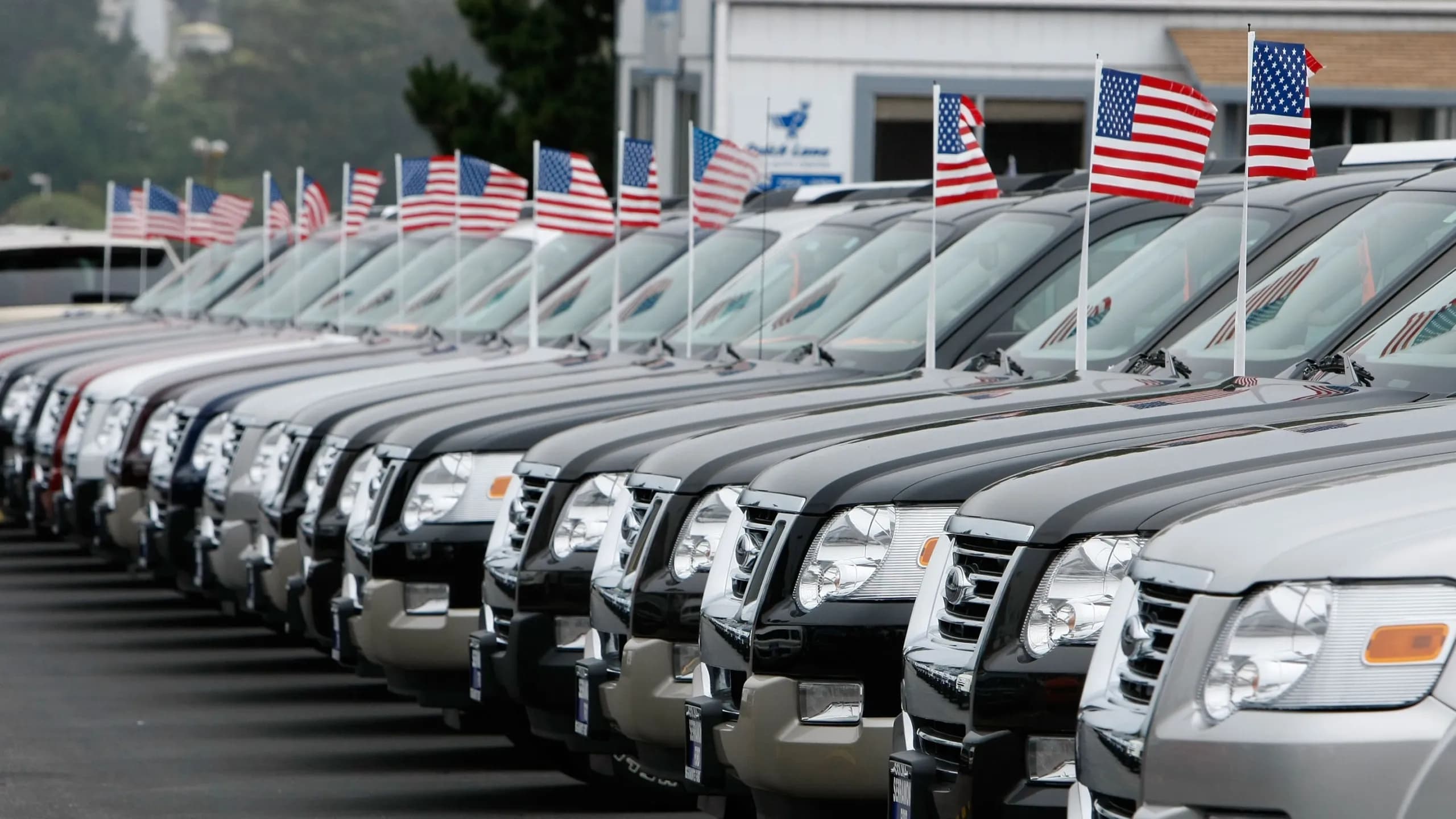 Auta z USA a europejskie – czym się różnią?
